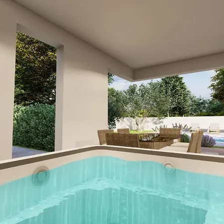 Luxury With Heated Pool, Jacuzzi & Sauna *
