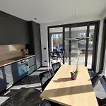 Luxury With Heated Pool, Jacuzzi & Sauna